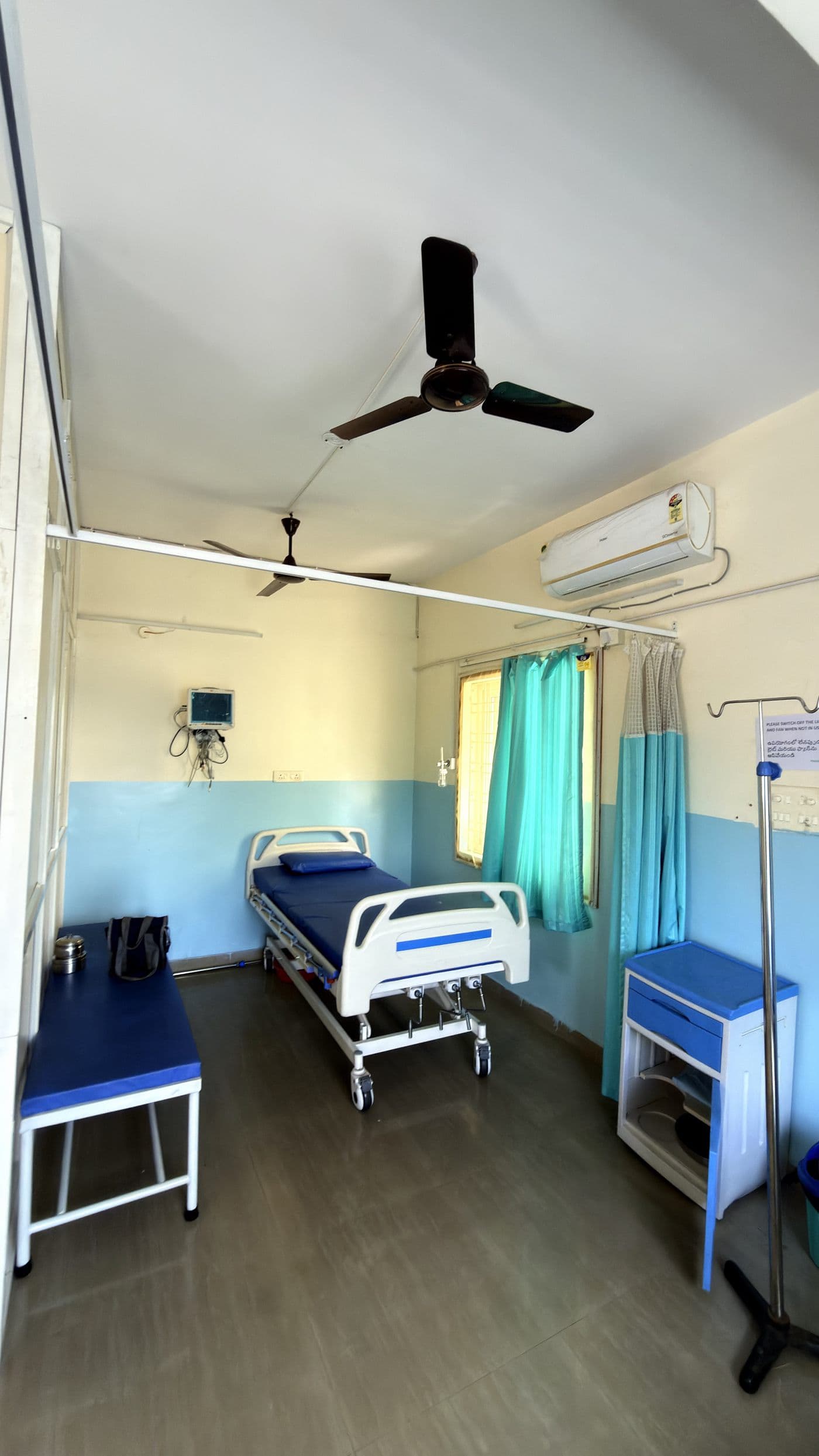 Patient room with bedside monitoring